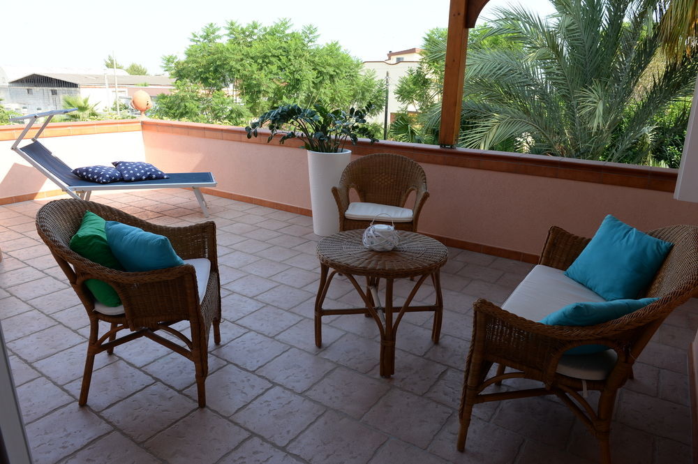 Il Giardino Delle Jacaranda Bed & Breakfast Талсано Екстериор снимка