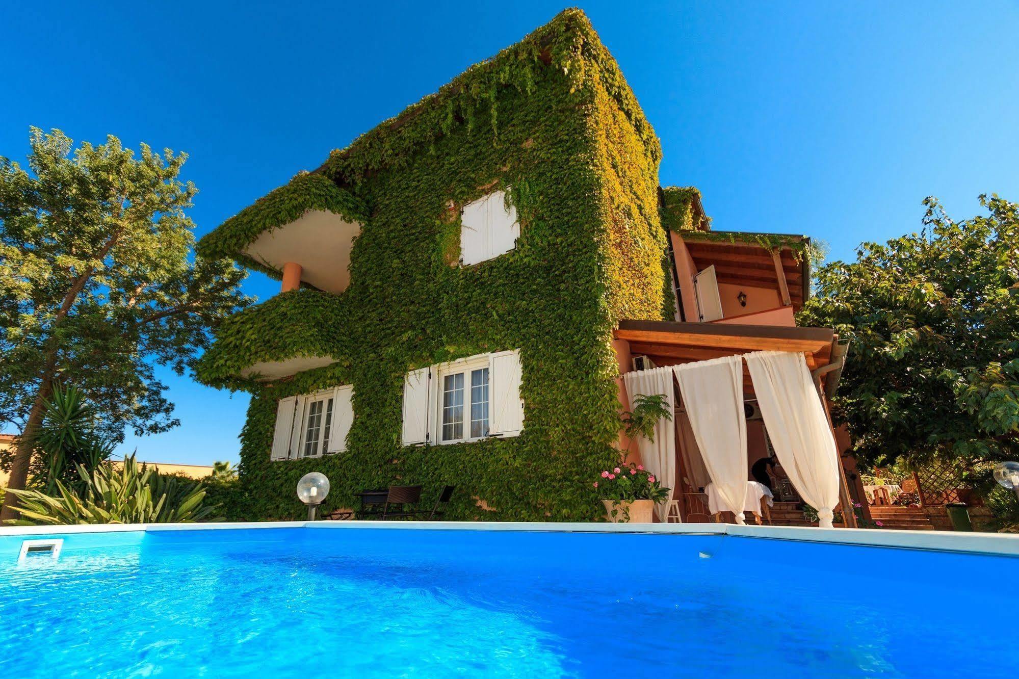 Il Giardino Delle Jacaranda Bed & Breakfast Талсано Екстериор снимка